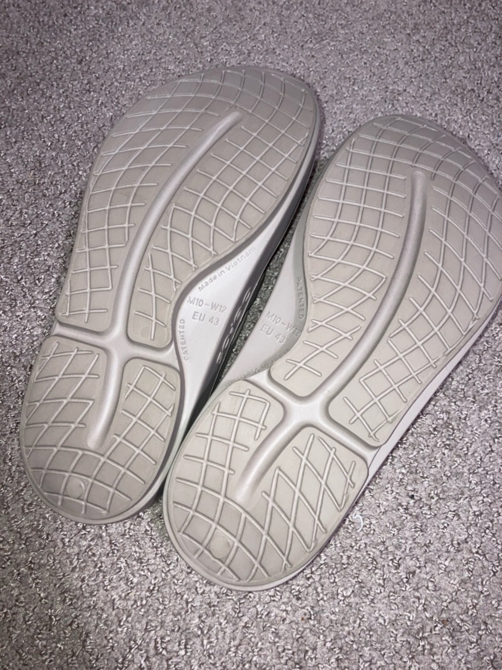 OOFOS sandal thong taupe colour w12/m10 - Picture 3 of 4